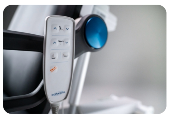 雙向電動檢查椅: Sonesta P2