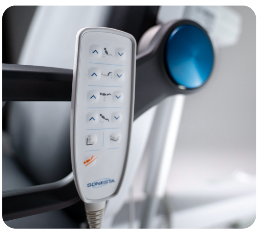 三向電動檢查椅: Sonesta P3